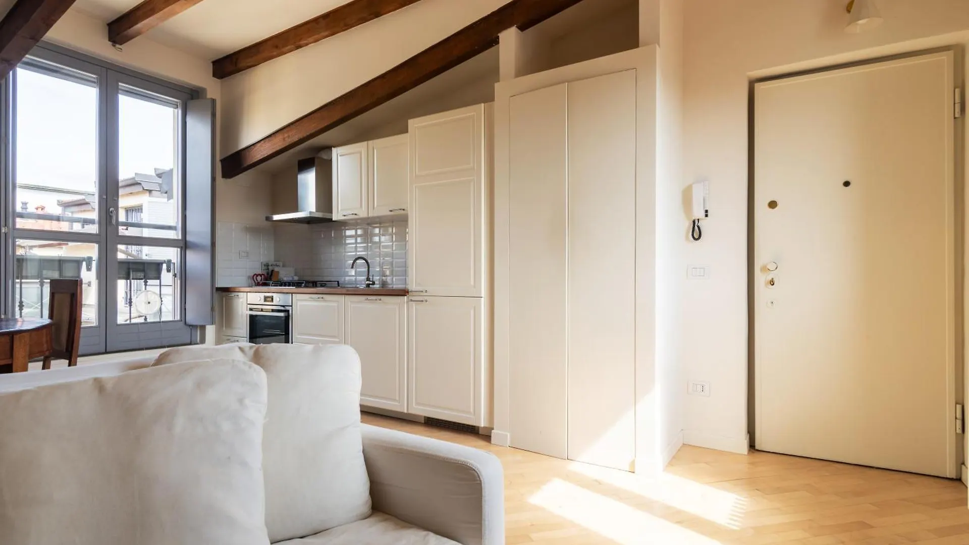 Apartment Bilocale In Ottima Posizione: Tra Centrale E Lima Milan