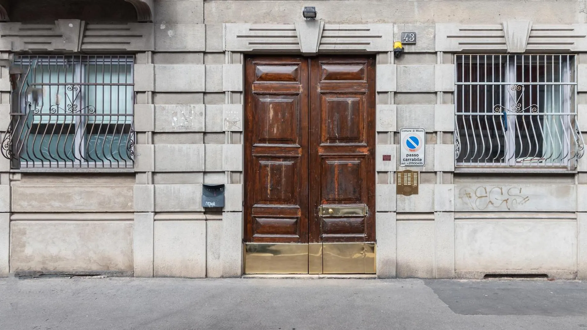 Apartment Bilocale In Ottima Posizione: Tra Centrale E Lima Milan